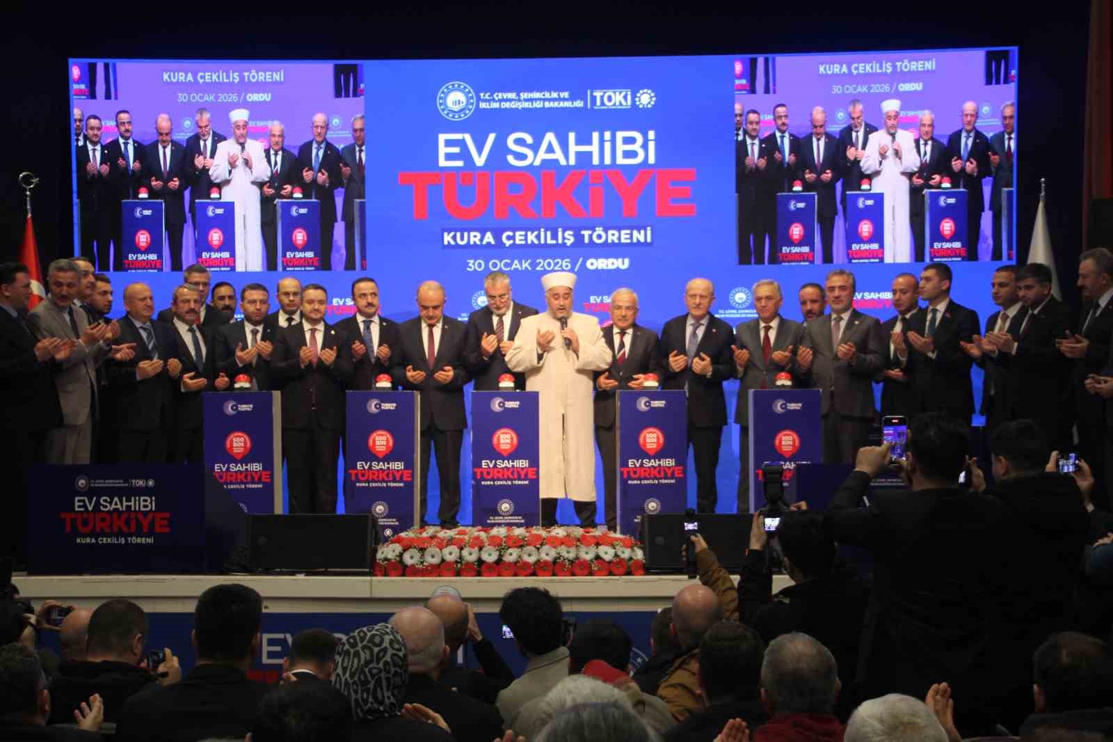 Bakan Işıkhan: "500 bin konut projesi Türkiye tarihinde şimdiye kadar atılmış en büyük adım"
