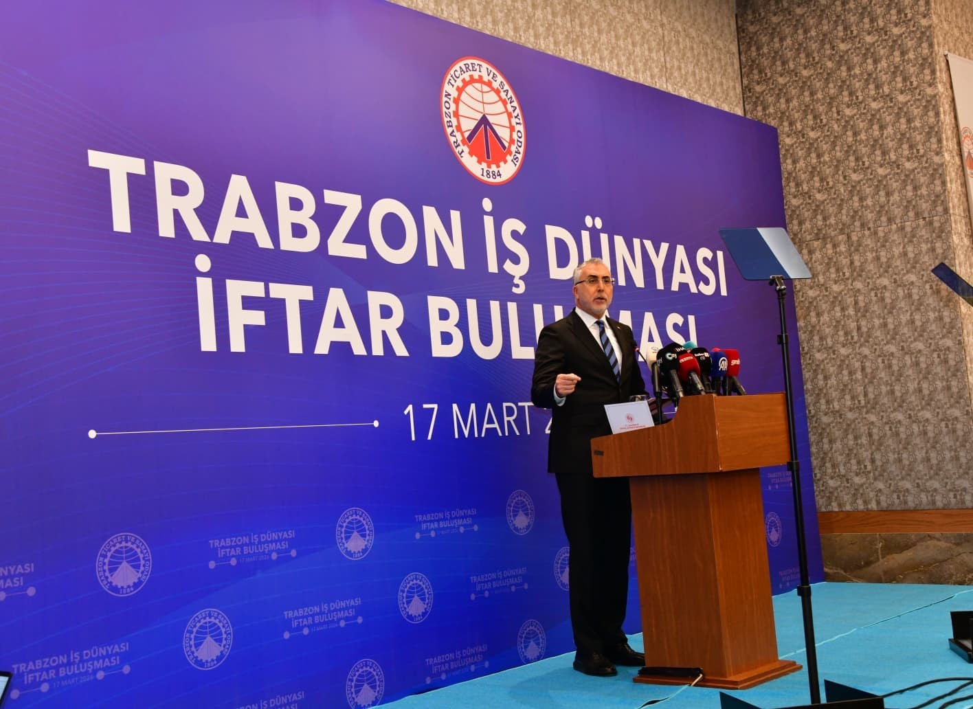 Bakan Işıkhan: "Etrafımızda yaşanan savaşlara rağmen istihdamda ve üretimde dev adımlar atmaya devam ediyoruz"
