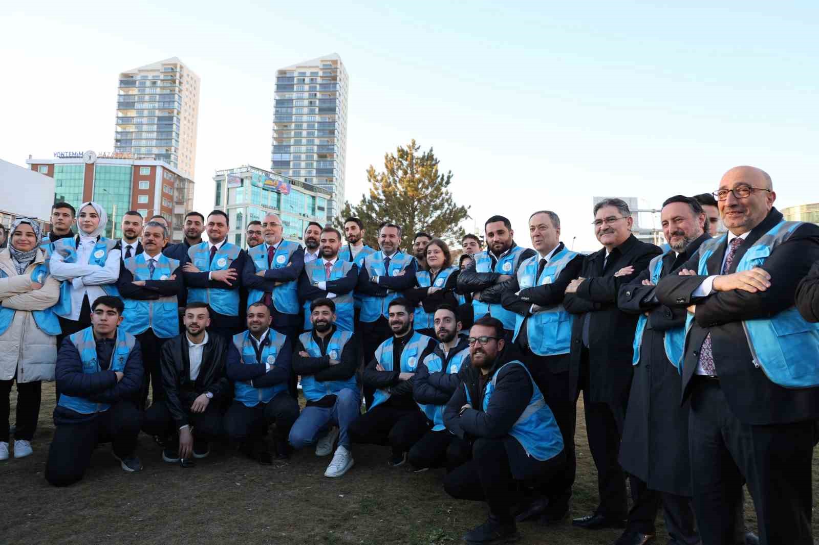 Bakan Işıkhan: "Genç ve kadın işsizlik oranı 13 yılın en düşük seviyesine inmiştir"
Bakan Işıkhan: "Genç ve kadın işsizlik oranı 13 yılın en düşük seviyesine inmiştir"