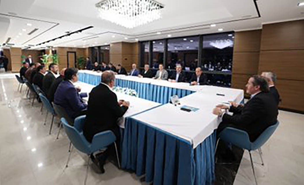 Bakan Işıkhan, Memur-Sen’i ziyaret etti
