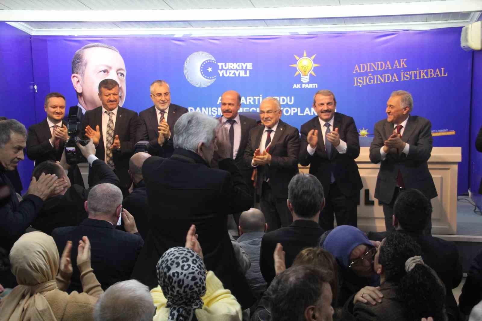 Bakan Işıkhan: "TÜİK verilene göre işsizlik oranı son 25 yılın en düşük seviyesinde"
Bakan Işıkhan: "TÜİK verilene göre işsizlik oranı son 25 yılın en düşük seviyesinde"