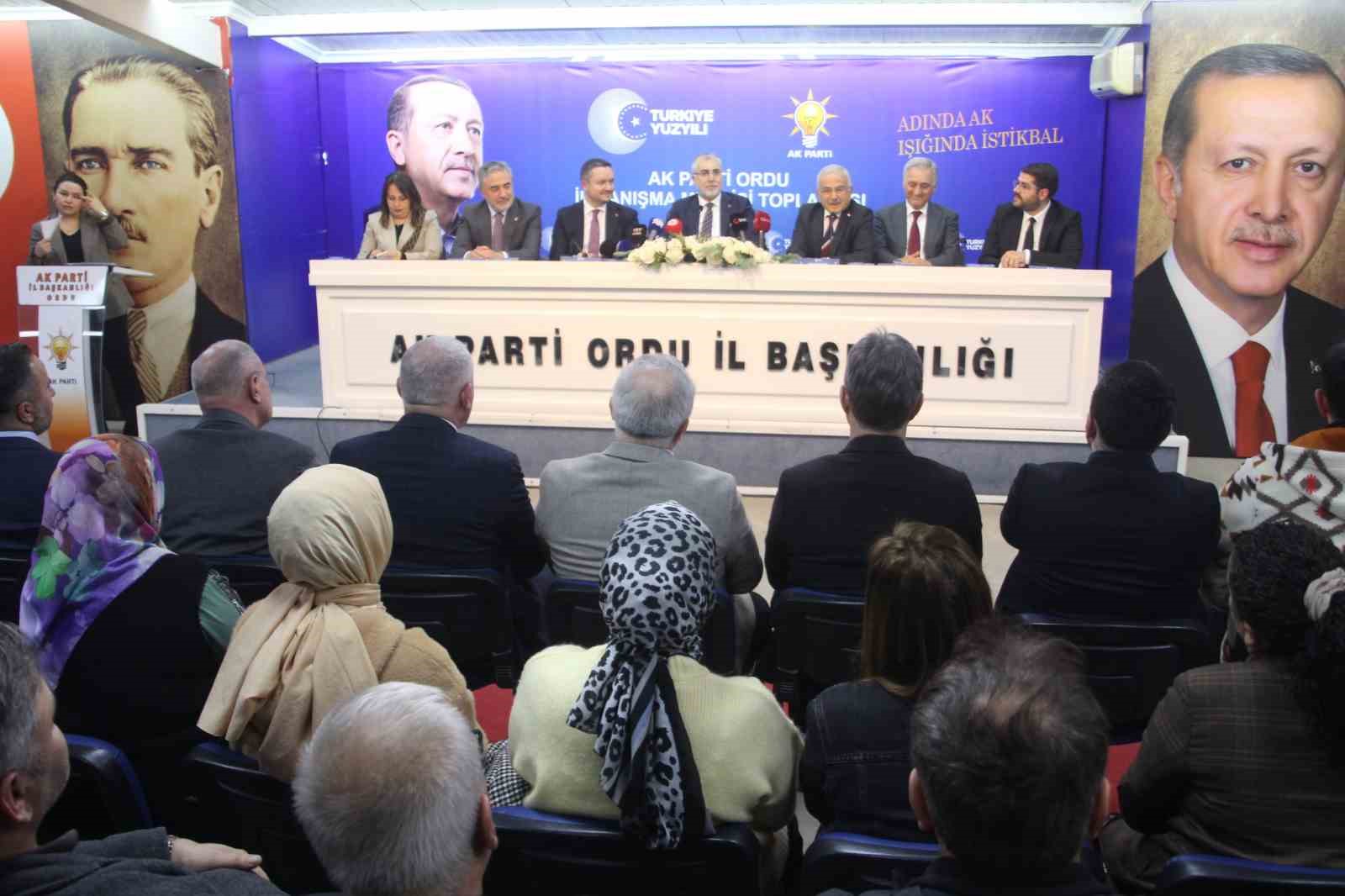 Bakan Işıkhan: "TÜİK verilene göre işsizlik oranı son 25 yılın en düşük seviyesinde"
Bakan Işıkhan: "TÜİK verilene göre işsizlik oranı son 25 yılın en düşük seviyesinde"