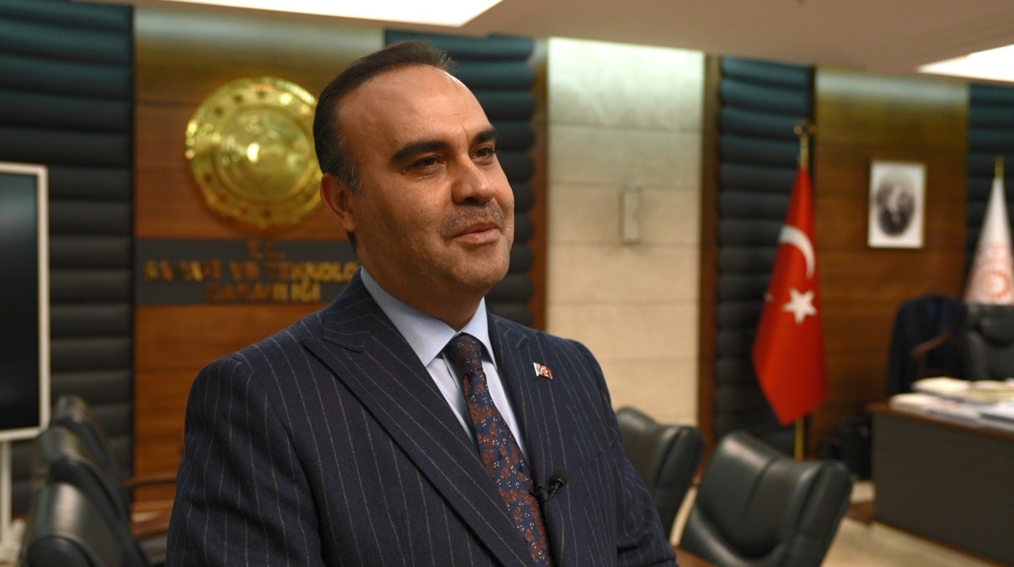 Bakan Kacır: "17 bilim insanı Antarktika’da özellikle iklim değişikliğine yönelik nitelikli araştırmalar gerçekleştirecekler"
