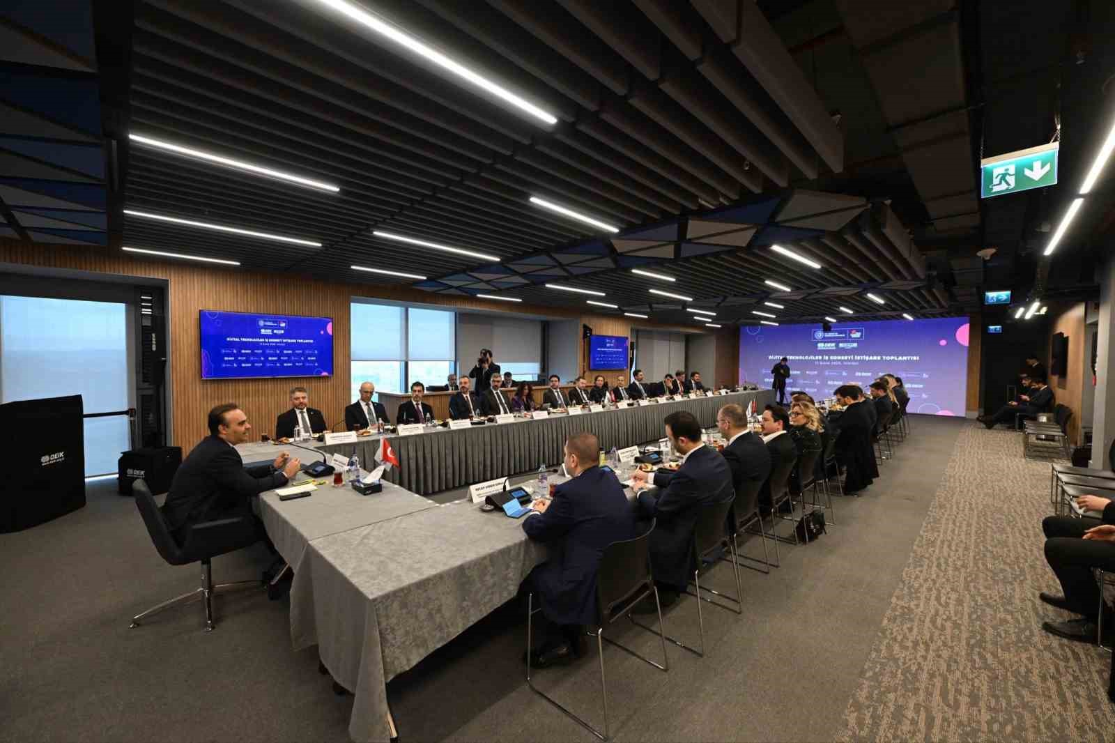 Bakan Kacır: "Teknoloji ekosistemimizin küresel rekabet gücünü yükseltmeye devam edeceğiz"
Bakan Kacır: "Teknoloji ekosistemimizin küresel rekabet gücünü yükseltmeye devam edeceğiz"