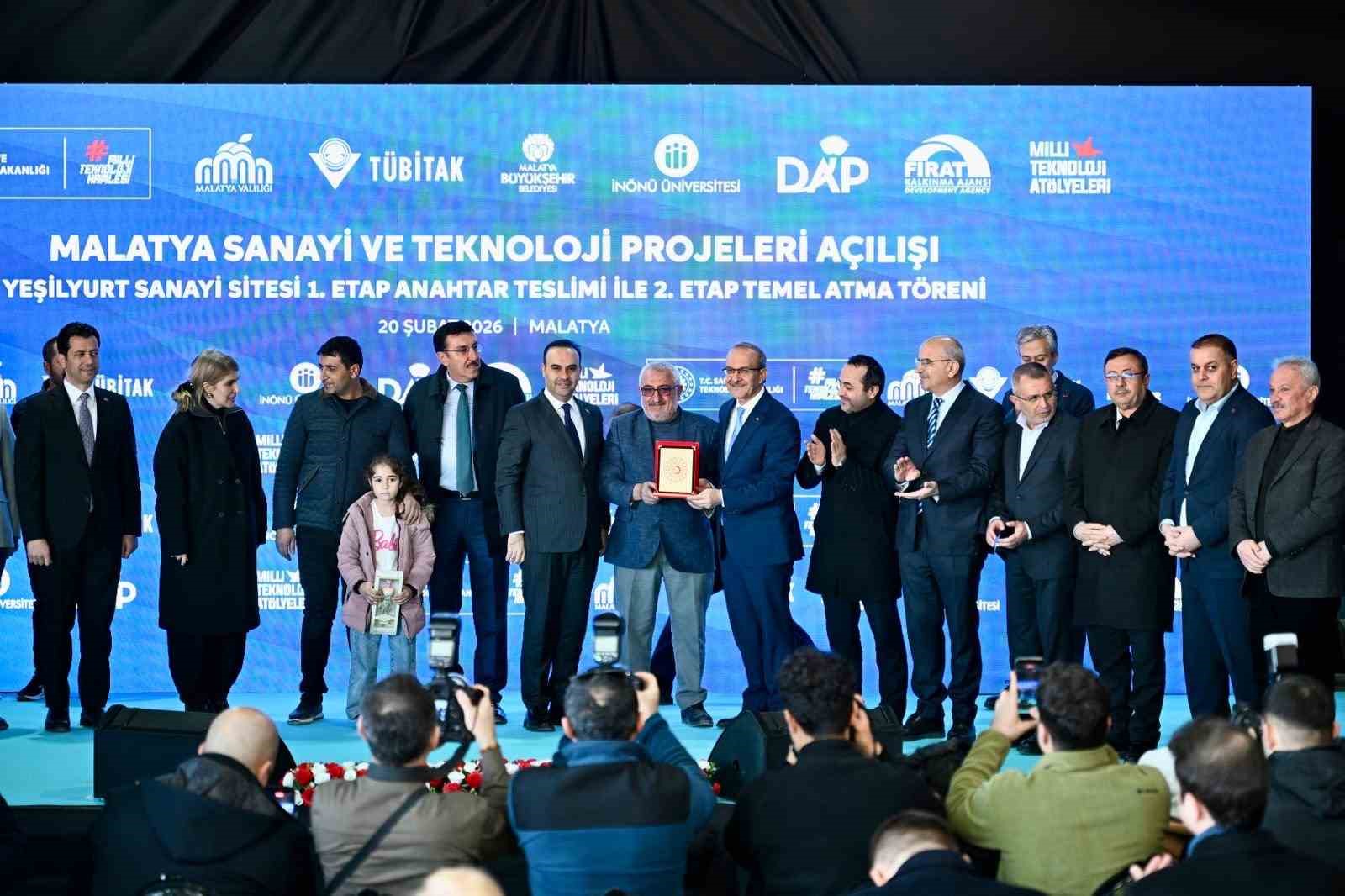 Bakan Kacır: "Teknoloji üreten ve geliştiren Türkiye idealini gerçeğe dönüştürdük"
Bakan Kacır: "Teknoloji üreten ve geliştiren Türkiye idealini gerçeğe dönüştürdük"