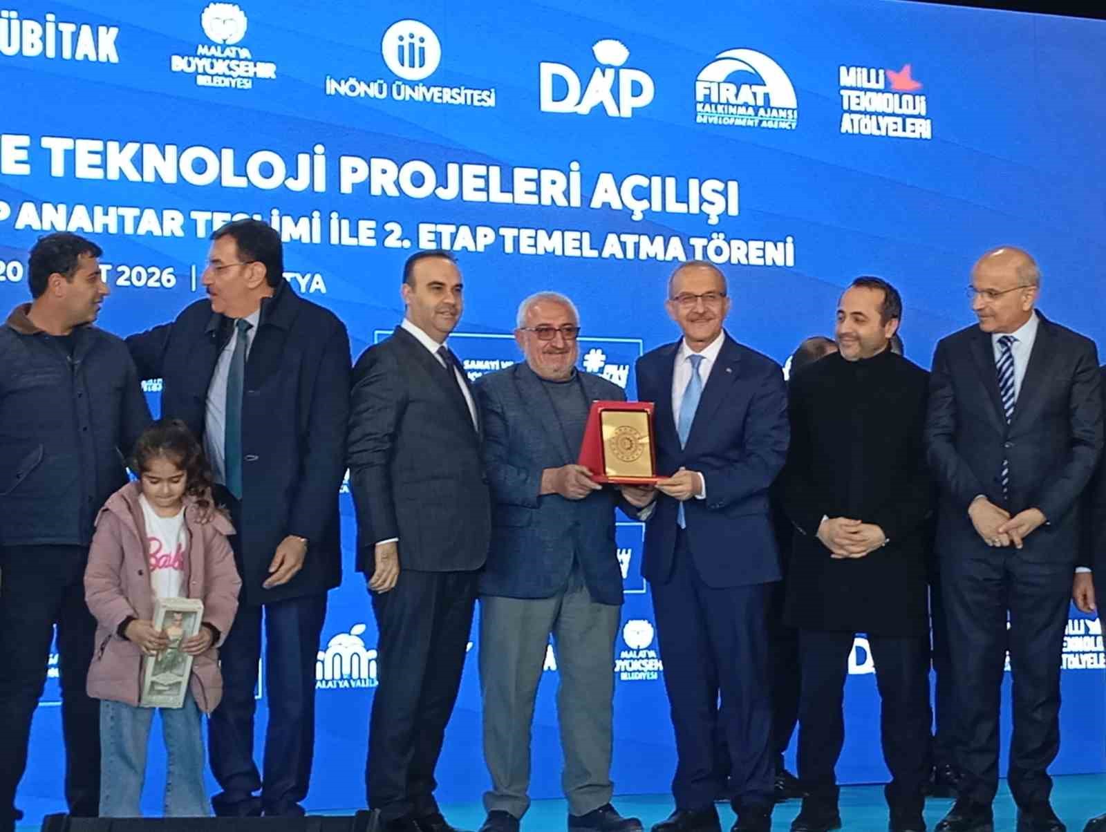 Bakan Kacır: "Teknoloji üreten ve geliştiren Türkiye idealini gerçeğe dönüştürdük"
Bakan Kacır: "Teknoloji üreten ve geliştiren Türkiye idealini gerçeğe dönüştürdük"