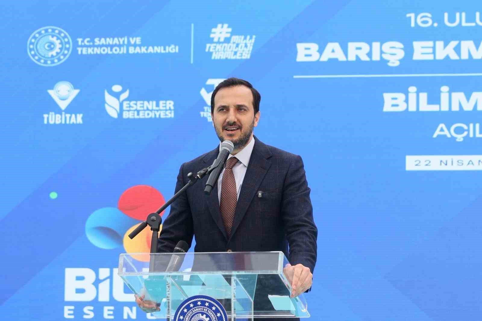 Bakan Kacır’dan Esenler’e müjde: "İlçeye muhteşem bir teknopark kazandırıyoruz"
