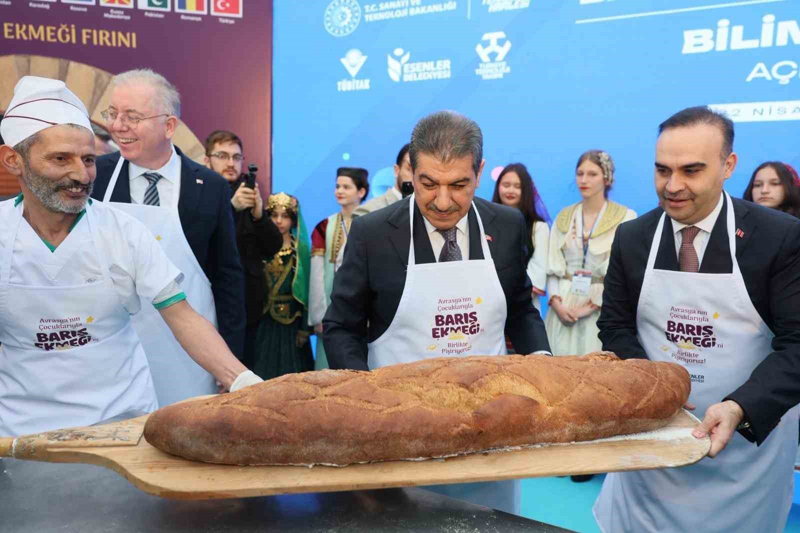 Bakan Kacır’dan Esenler’e müjde: "İlçeye muhteşem bir teknopark kazandırıyoruz"
