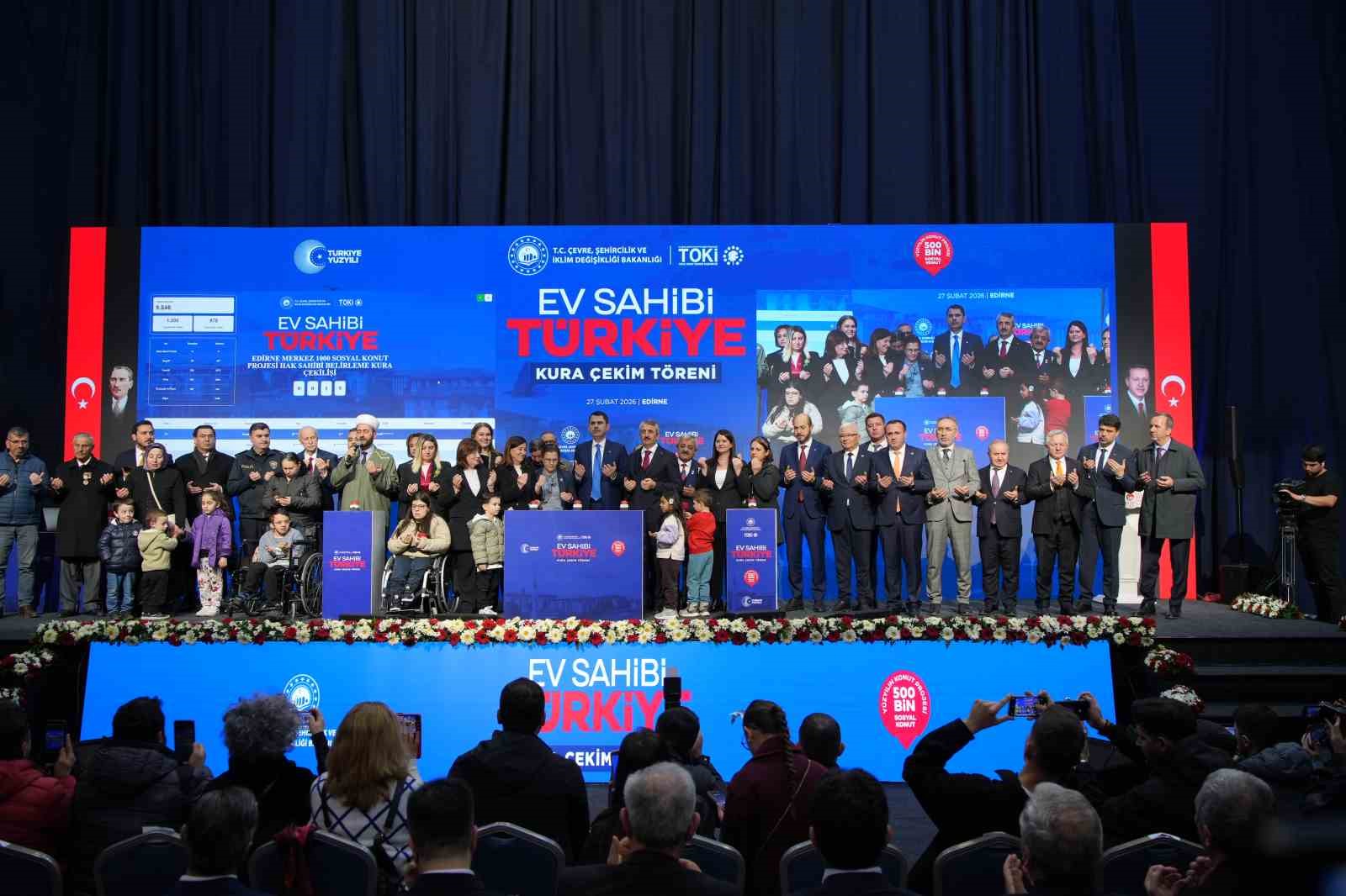 Bakan Kurum: "11 ilimizde eş zamanlı çalışarak bir Avrupa ülkesi büyüklüğündeki alanı yeniden inşa ettik"
