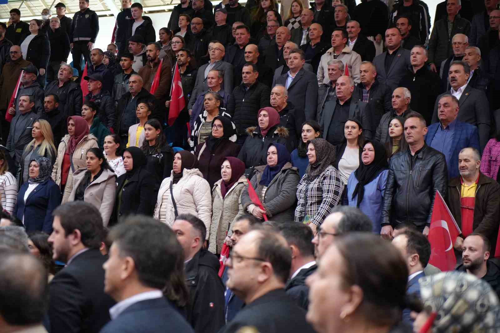 Bakan Kurum: "11 ilimizde eş zamanlı çalışarak bir Avrupa ülkesi büyüklüğündeki alanı yeniden inşa ettik"

