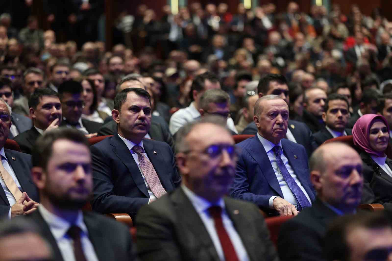 Bakan Kurum: "500 bin sosyal konutumuz bitecek, hayaller ertelenmeyecek, Türkiye kazanacak"
Bakan Kurum: "500 bin sosyal konutumuz bitecek, hayaller ertelenmeyecek, Türkiye kazanacak"
