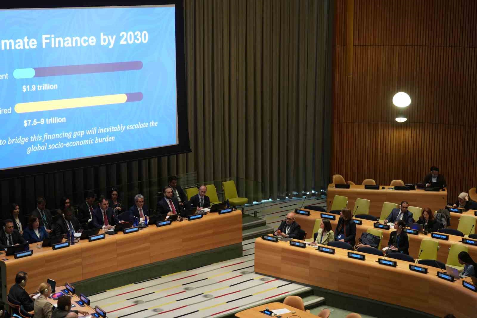 Bakan Kurum: "COP31 Başkanlığı olarak tüm insanlık için harekete geçiyoruz"
Bakan Kurum: "COP31 Başkanlığı olarak tüm insanlık için harekete geçiyoruz"