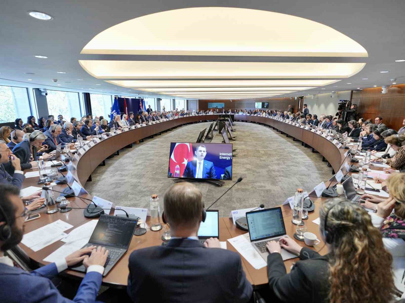 Bakan Kurum: "COP31 eylem gündemimizde enerji arzı güvenliğini önceleyen temalara özellikle yer verdik"
