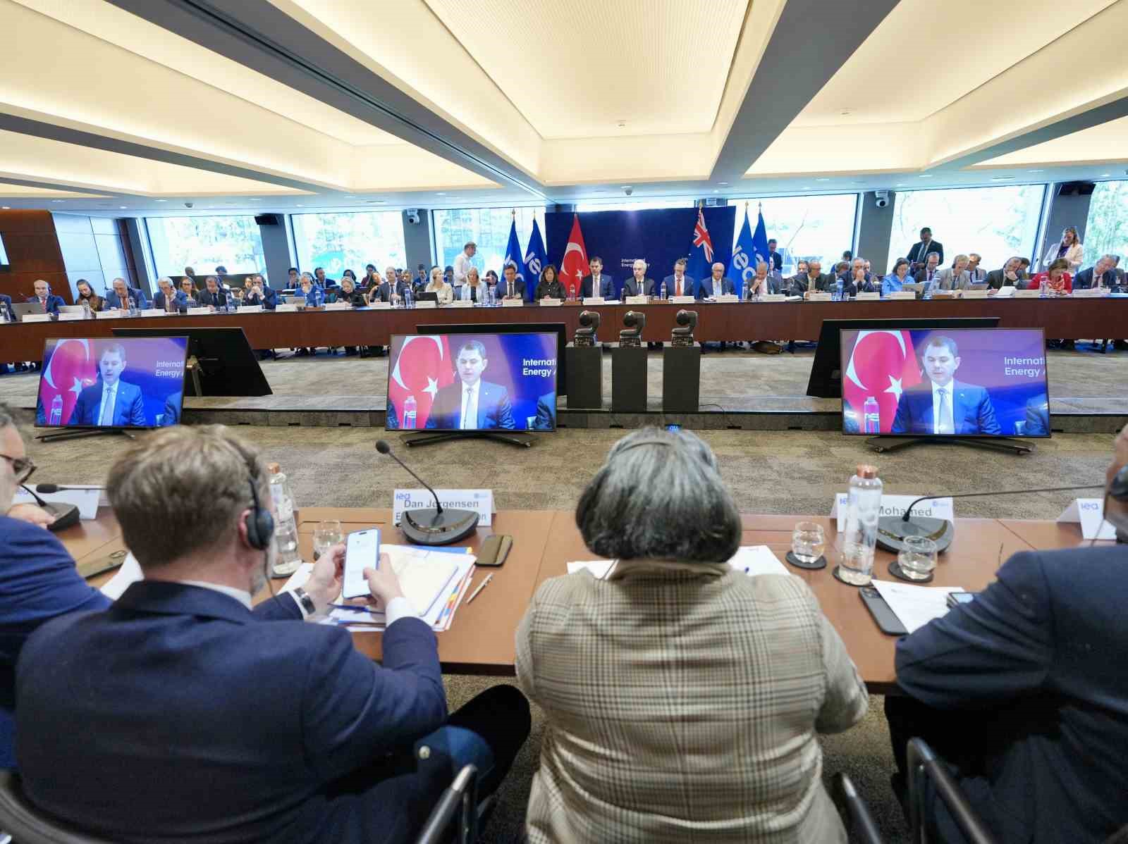 Bakan Kurum: "COP31 eylem gündemimizde enerji arzı güvenliğini önceleyen temalara özellikle yer verdik"
