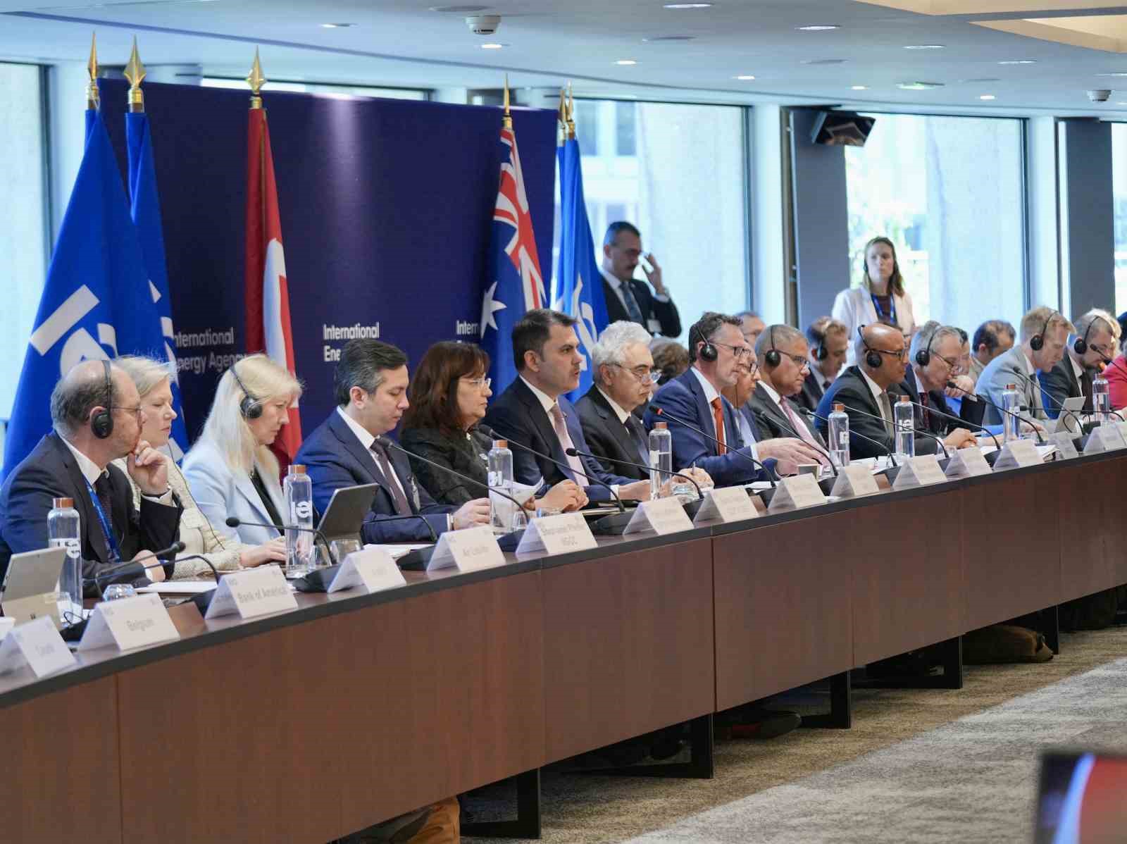 Bakan Kurum: "COP31 eylem gündemimizde enerji arzı güvenliğini önceleyen temalara özellikle yer verdik"
