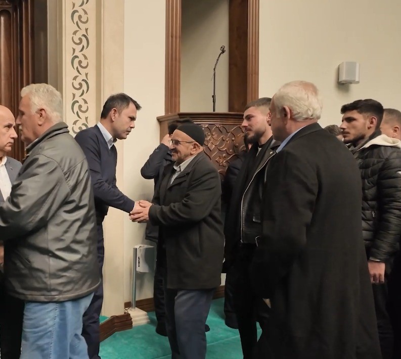 Bakan Kurum: "Hep birlikte devlet millet omuz omuza mücadele ortaya koydu"
