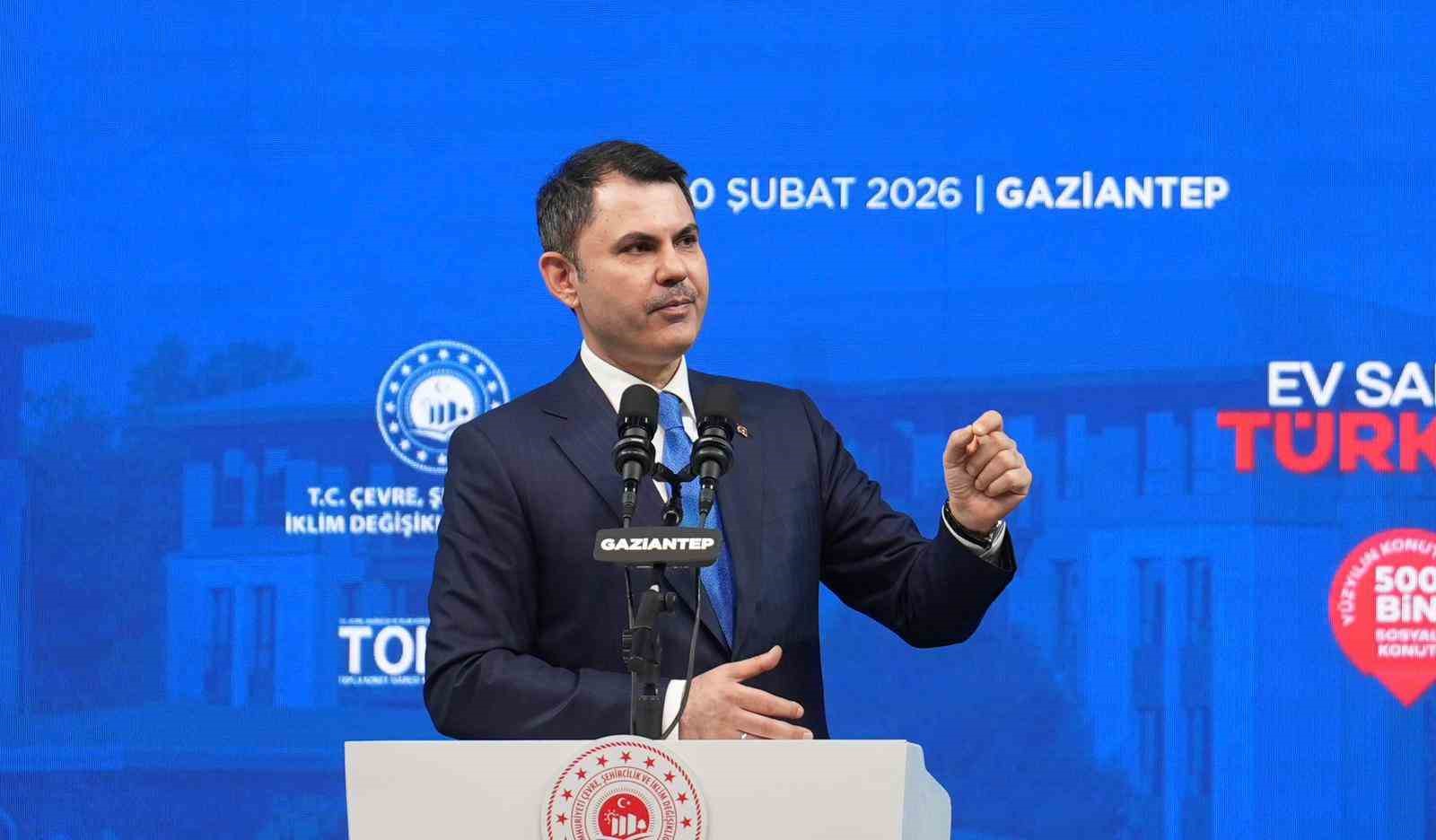 Bakan Kurum: "Muhalefet, ‘deprem bölgesine çöp kutusu gönderdim’ diye övünüyor, 455 bin yuvayı beğenmiyor"
