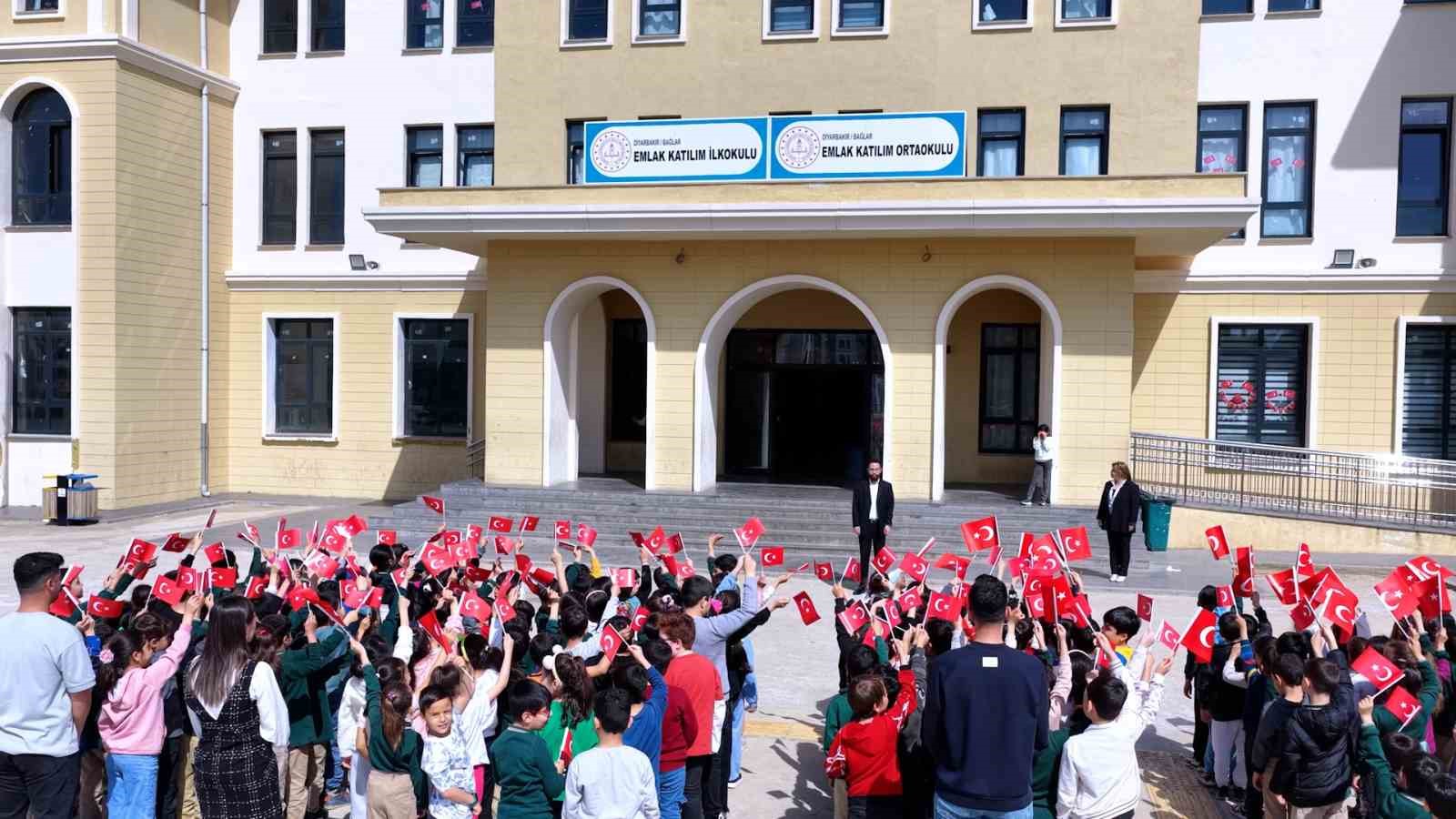 Bakan Kurum’dan 23 Nisan’da deprem bölgesi paylaşımı
