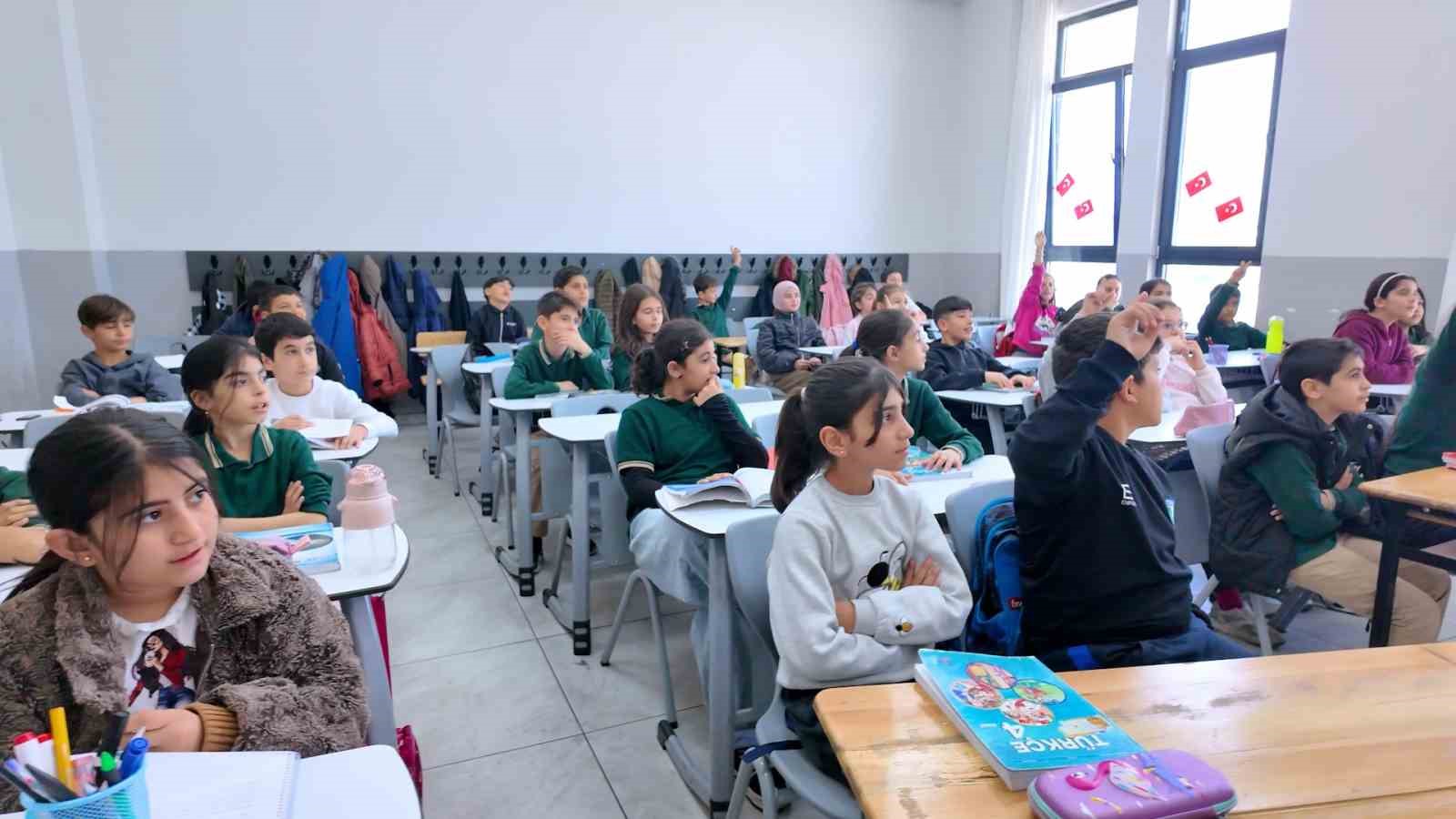 Bakan Kurum’dan 23 Nisan’da deprem bölgesi paylaşımı
