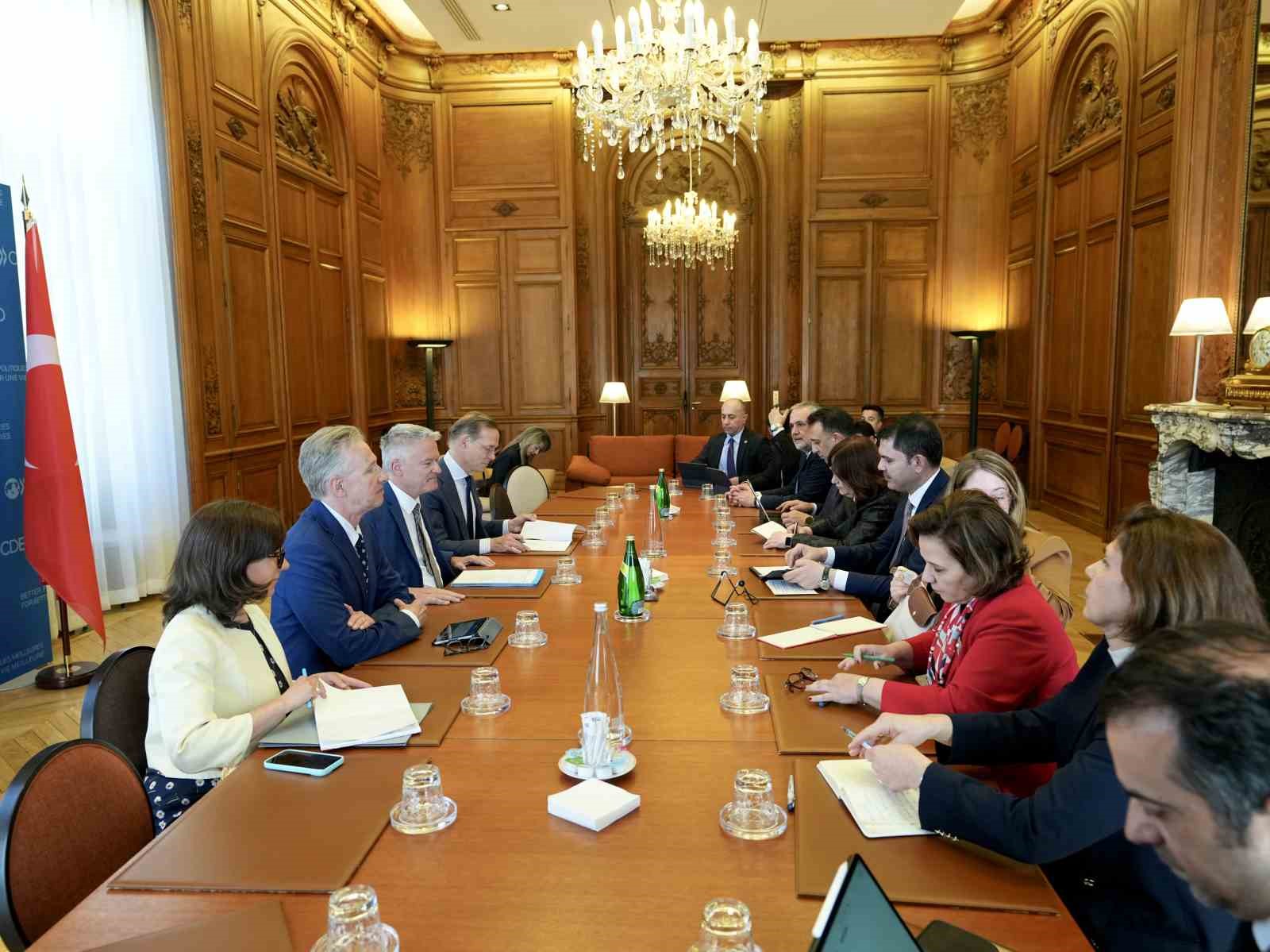 Bakan Kurum’dan Fransa’da COP31 diplomasisi
