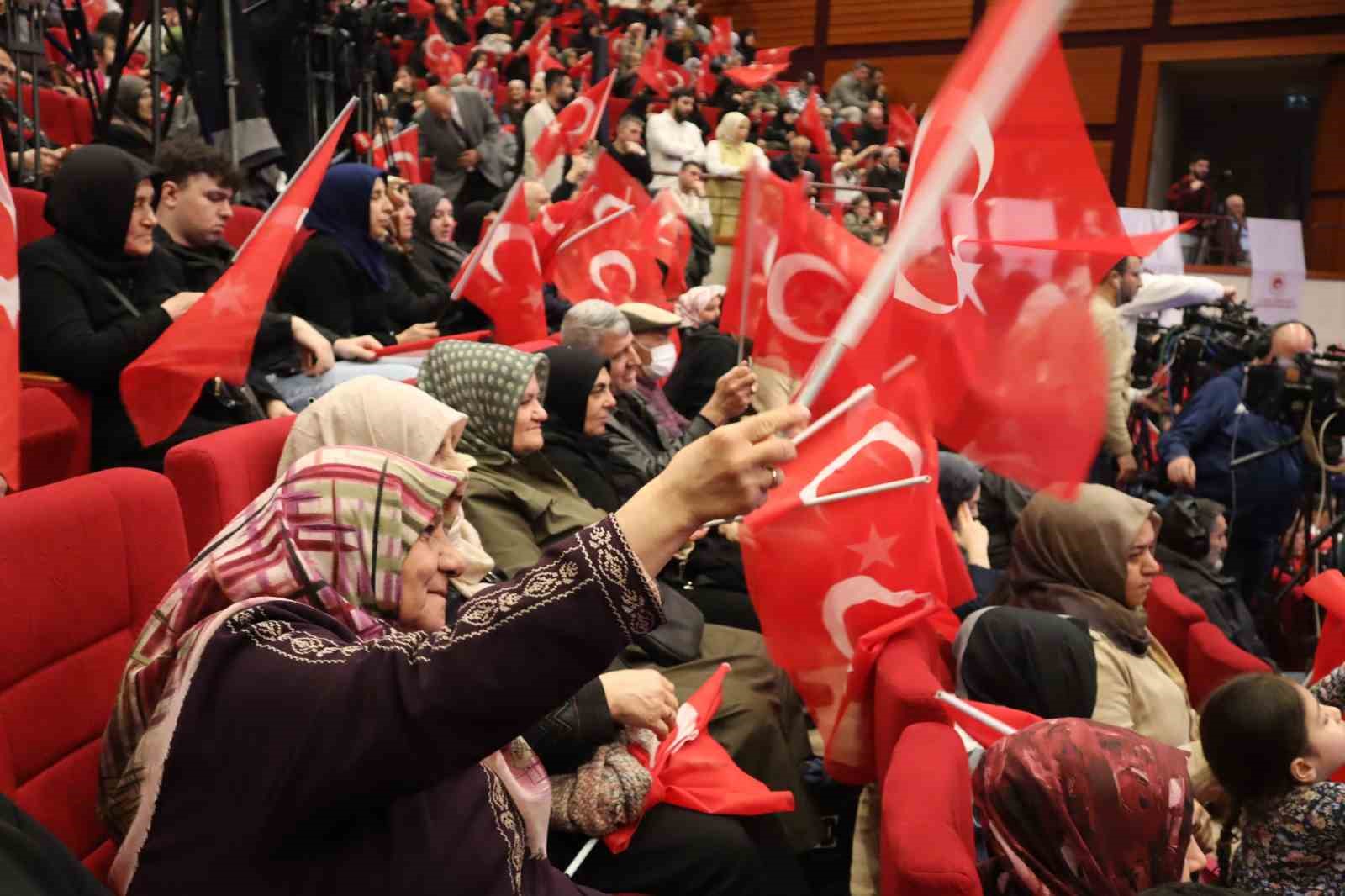 Bakan Kurum’dan tarihi kentsel dönüşüm müjdesi: "3 milyon TL destek, 180 ay vade ve 0.69 faiz"
Bakan Kurum’dan tarihi kentsel dönüşüm müjdesi: "3 milyon TL destek, 180 ay vade ve 0.69 faiz"