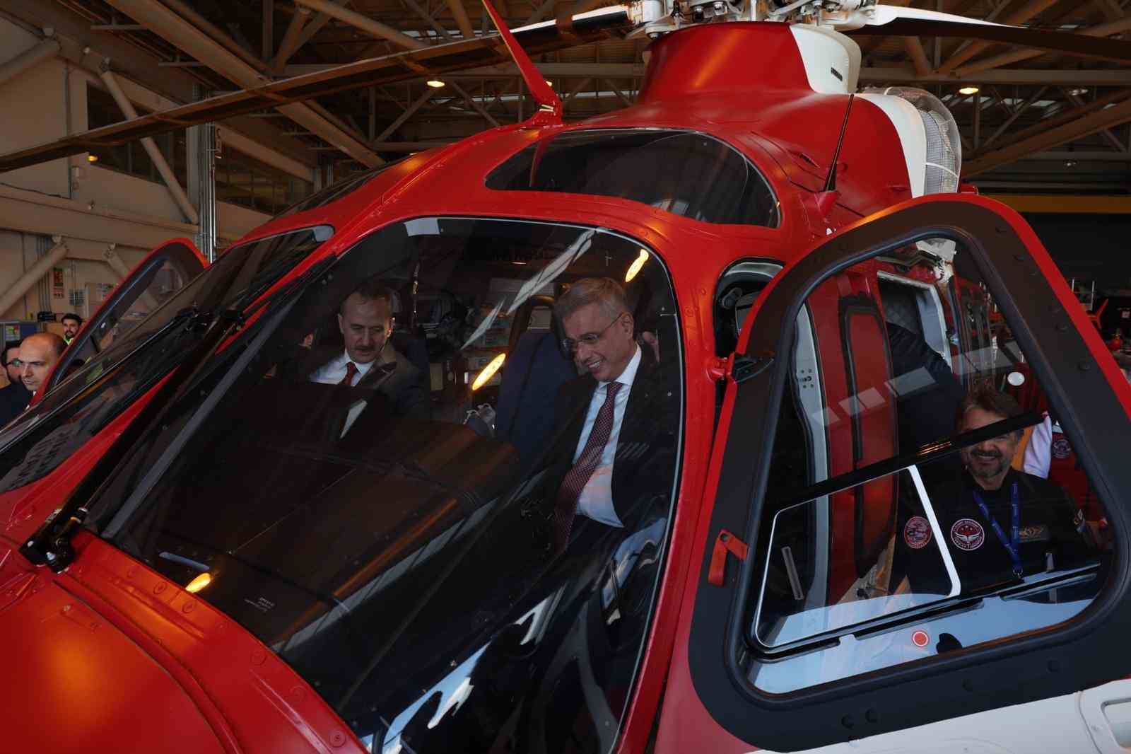 Bakan Memişoğlu: "GÖKBEY, devletimizin şefkat eli olacak"
Bakan Memişoğlu: "GÖKBEY, devletimizin şefkat eli olacak"