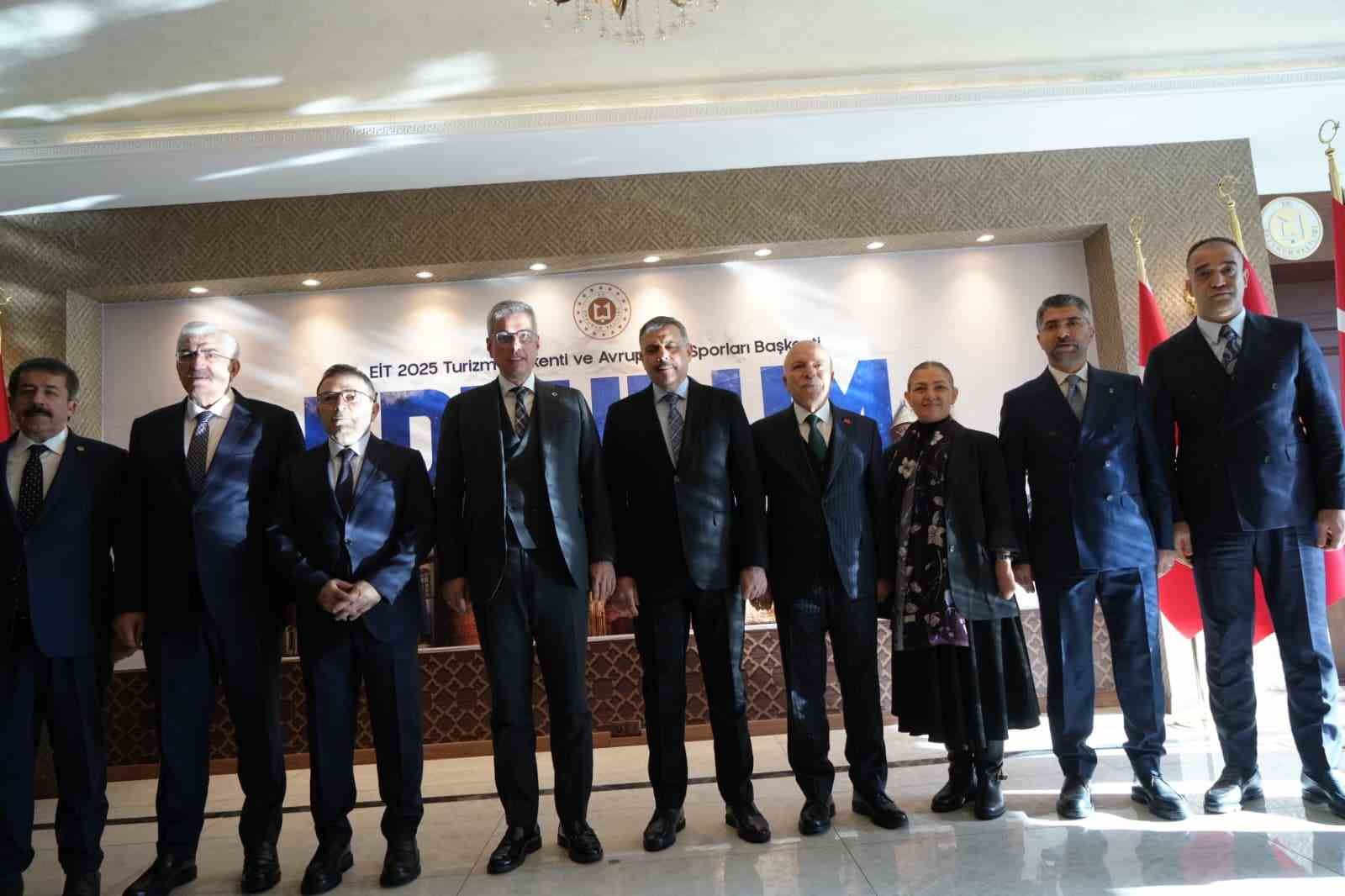 Bakan Memişoğlu: "Sağlık hizmetlerinin daha iyi olması için neler yapacağımızı yerinde değerlendirmek için buradayız"
