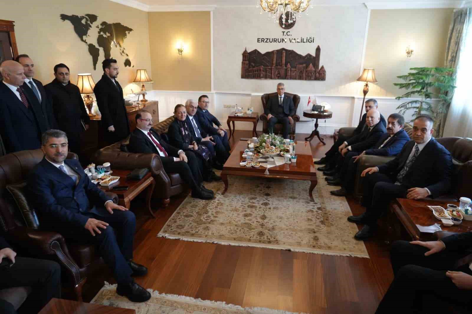 Bakan Memişoğlu: "Sağlık hizmetlerinin daha iyi olması için neler yapacağımızı yerinde değerlendirmek için buradayız"
