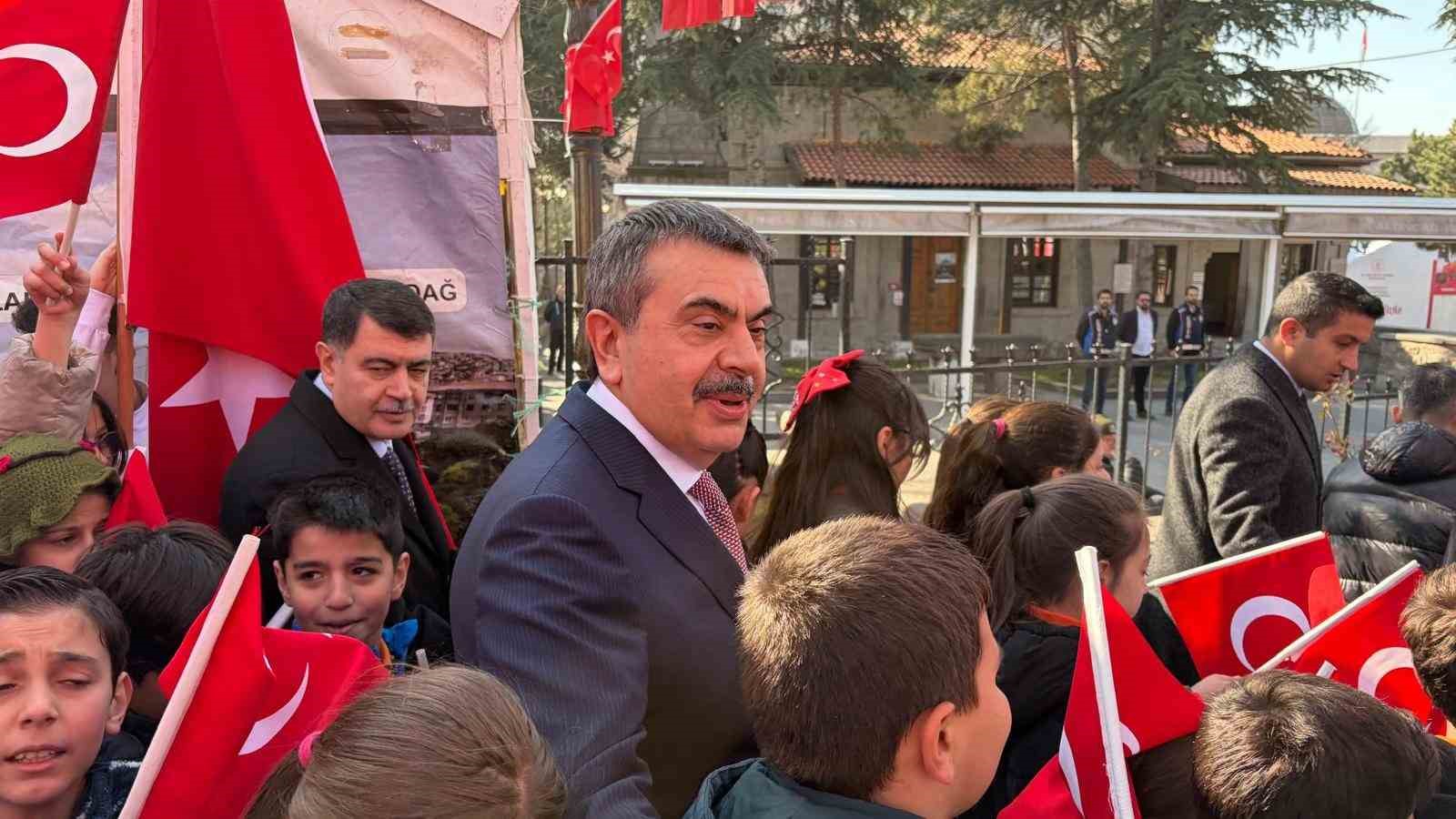 Bakan Tekin: "Bağımsızlığımız, bayrağımız ve ezanımız ilelebet varlığını sürdürecektir"
