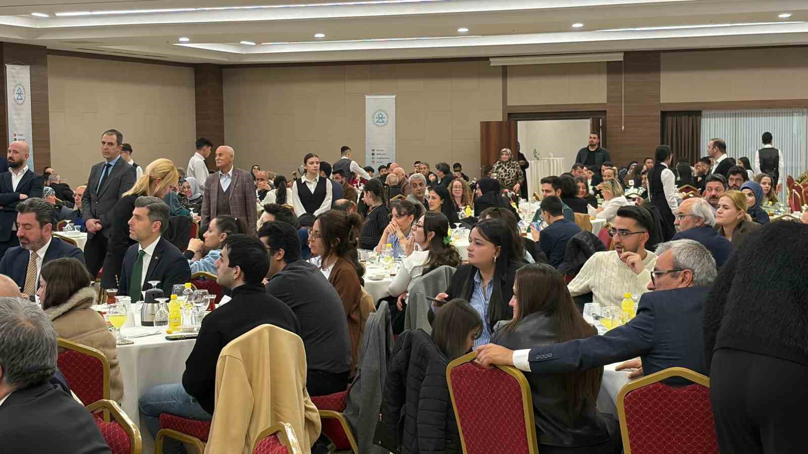 Bakan Tekin: "Çocuklarımızın ve gençlerimizin birbirine daha dikkatle baktığı iklimi kuvvetlendirmek zorundayız"
