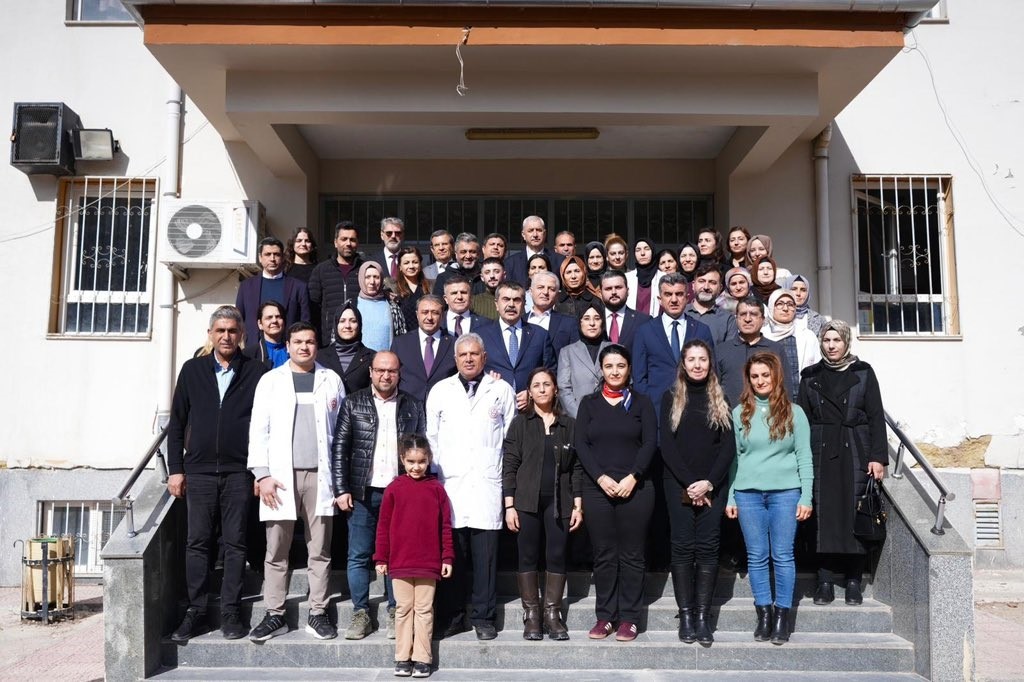 Bakan Tekin: "Depremden etkilenen 11 ilimizin tamamında devam eden yatırımlarımızla yüzde 15 daha fazla dersliğimiz olacak"
