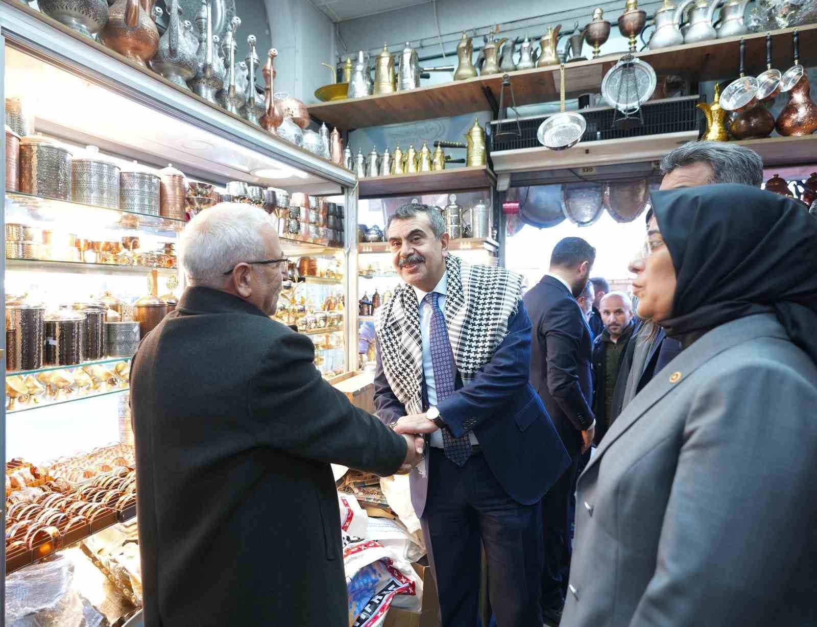 Bakan Tekin: "Depremden etkilenen 11 ilimizin tamamında devam eden yatırımlarımızla yüzde 15 daha fazla dersliğimiz olacak"
