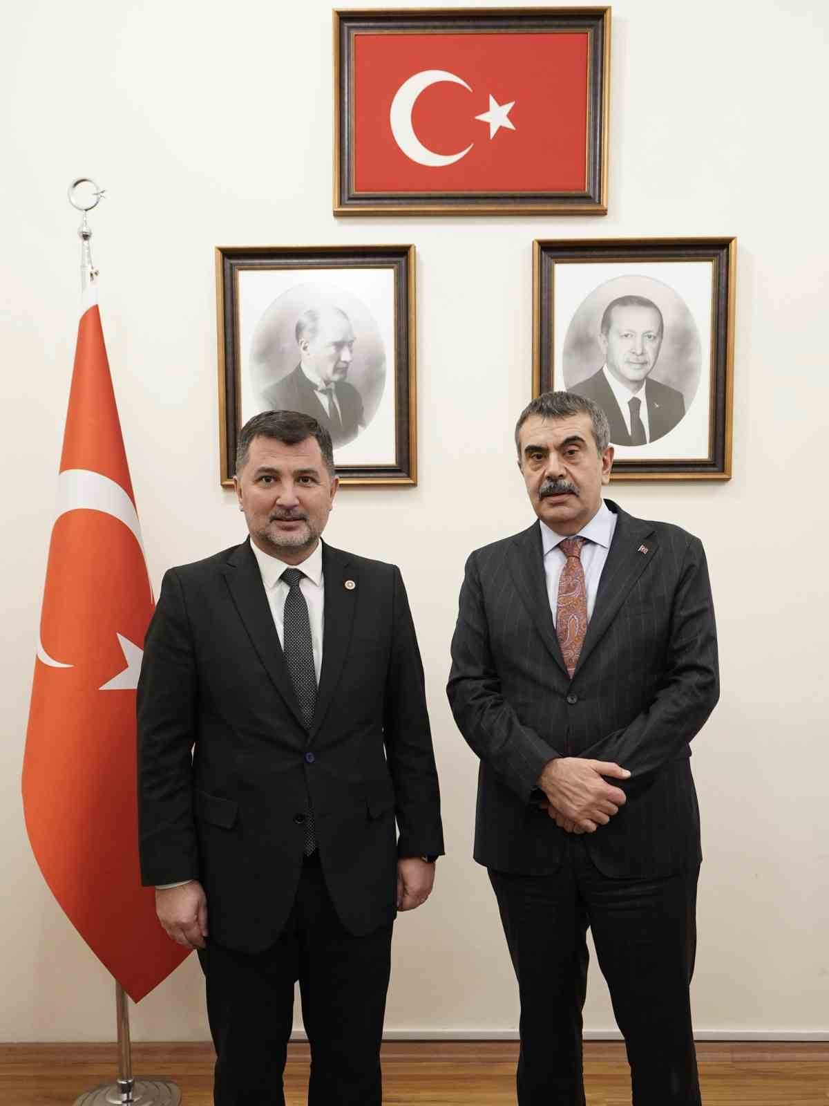 Bakan Tekin ile Düzce’nin eğitim gündemi görüşüldü
