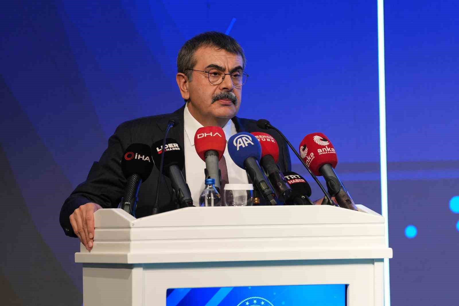 Bakan Tekin: "MEB, toplumda karşı karşıya kaldığımız bütün sorunların çözümü noktasında rol üstlenmek zorunda olan bir bakanlık"
