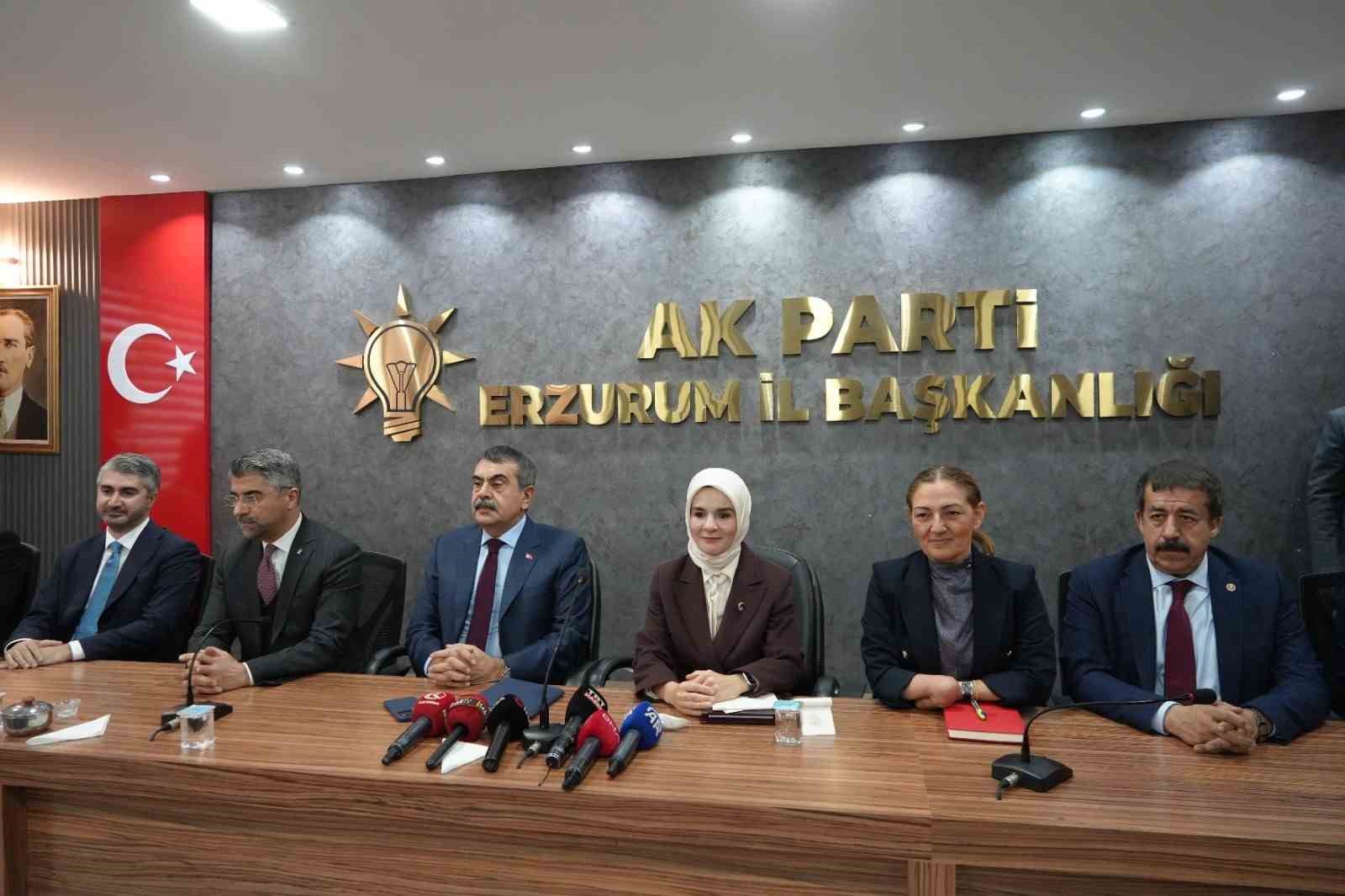 Bakan Tekin: "Türkiye’deki muhalefetin yaklaşımı sadece yalanlar, iftiralar üzerine ve insanların moral motivasyonunu kırmak üzerinedir"
