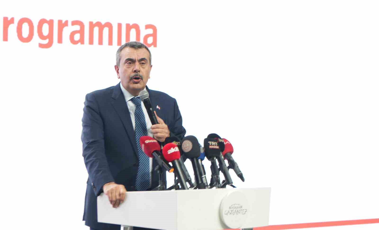 Bakan Tekin: "Türkiye’ye özgü bir model inşa ettik diye eleştiriyorlar"
Bakan Tekin: "Türkiye’ye özgü bir model inşa ettik diye eleştiriyorlar"