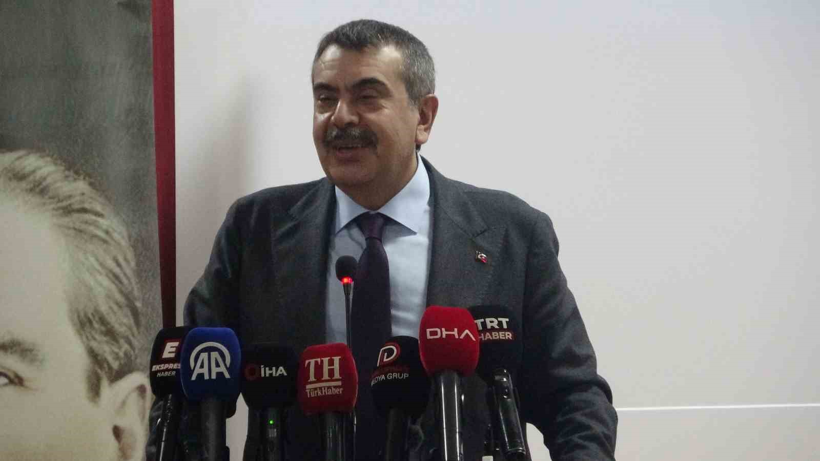 Bakan Tekin’den CHP ve İBB’ye kreş tepkisi: "CHP mensupları ’erkekseniz gelin kapatın’ diye hukuk devletiyle asla bağdaşmayacak cümleler kurdular"
