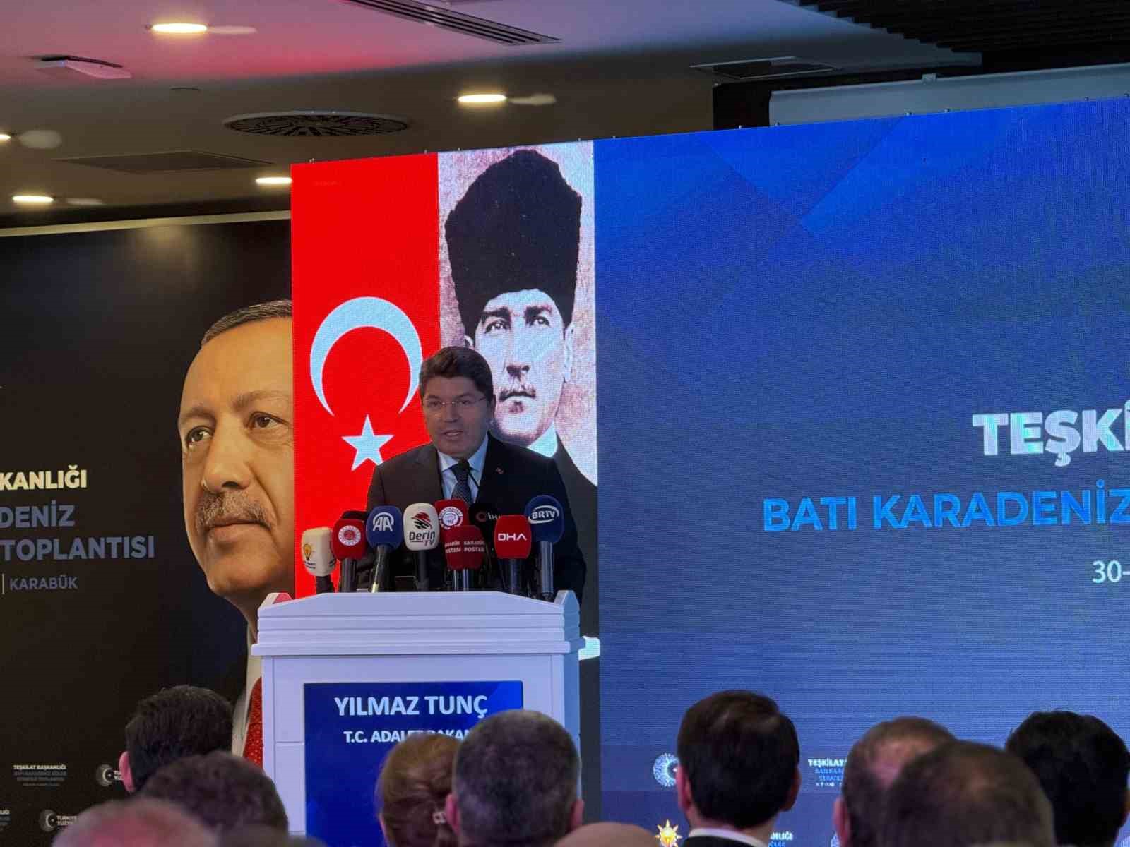 Bakan Tunç’tan Özel’e "Seçimin birinci partisiyiz" tepkisi
