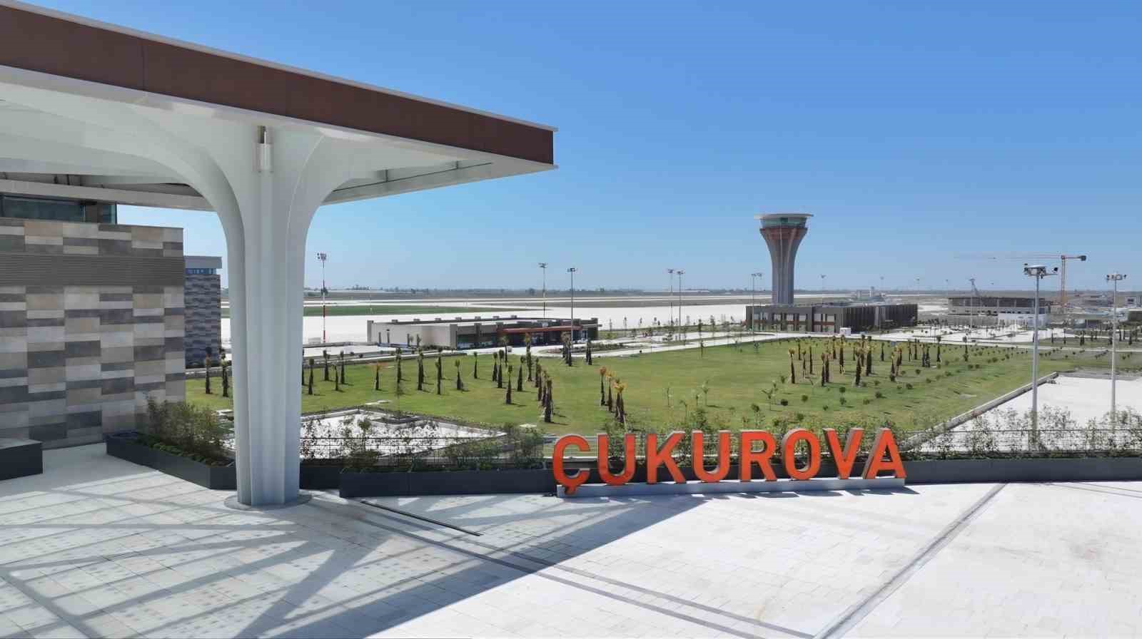 Bakan Uraloğlu: "12 aylık dönemde üst geçişler ile birlikte toplam 2 milyon 507 bin 399 uçak trafiğine ulaştık"
