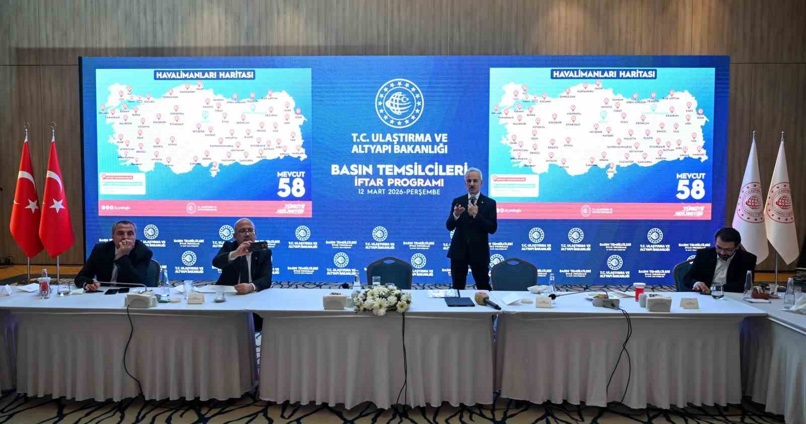 Bakan Uraloğlu: "15 yaş altındaki çocuklarımızın, gençlerimizin sosyal medya platformlarını kullanmasını istemiyoruz"
