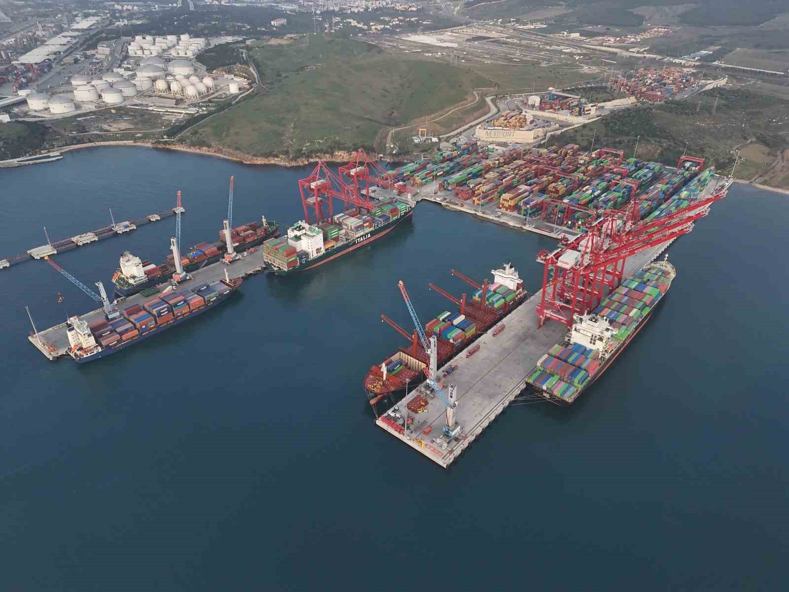 Bakan Uraloğlu: "2025 yılında elleçlenen yük miktarı 553 milyon 268 bin 303 tona ulaştı"
