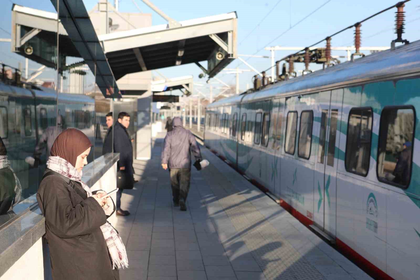 Bakan Uraloğlu: "8 yılda Başkentray ile 140.3 milyon yolcu taşıdık"
