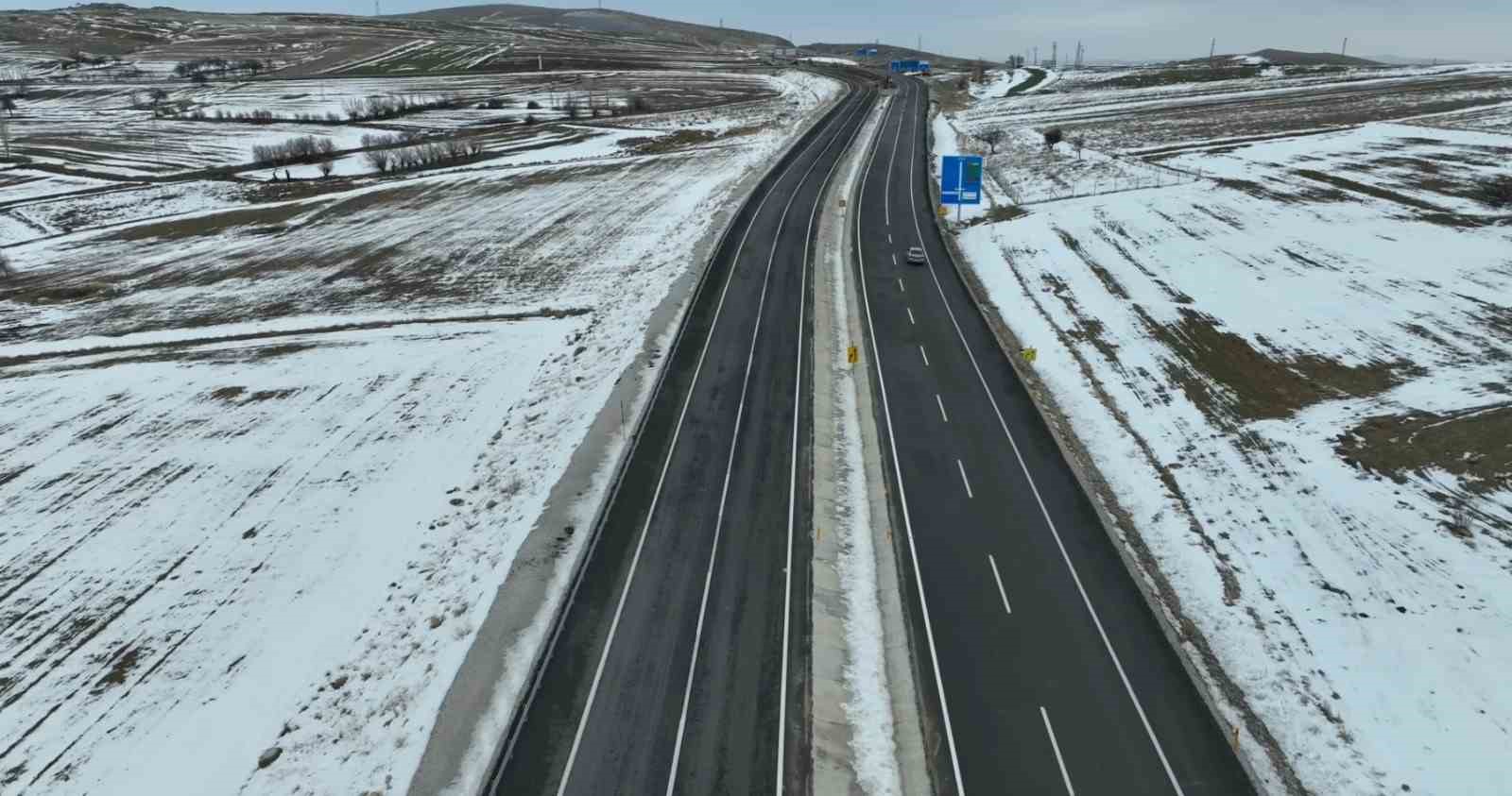 Bakan Uraloğlu: "Aksaray-Ortaköy-6. Bölge Hududu yolunun en önemli etaplarından biri olan Ortaköy Çevre Yolu’nu tamamladık, yarın hizmete açılıyor"

