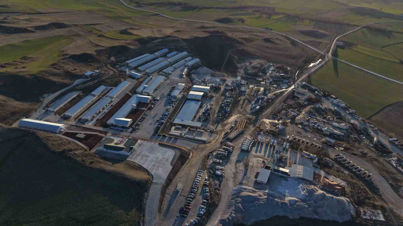 Bakan Uraloğlu: "Delice-Çorum Hızlı Tren Hattı’nda fiziki ilerleme yüzde 25’e yaklaştı"
Bakan Uraloğlu: "Delice-Çorum Hızlı Tren Hattı’nda fiziki ilerleme yüzde 25’e yaklaştı"