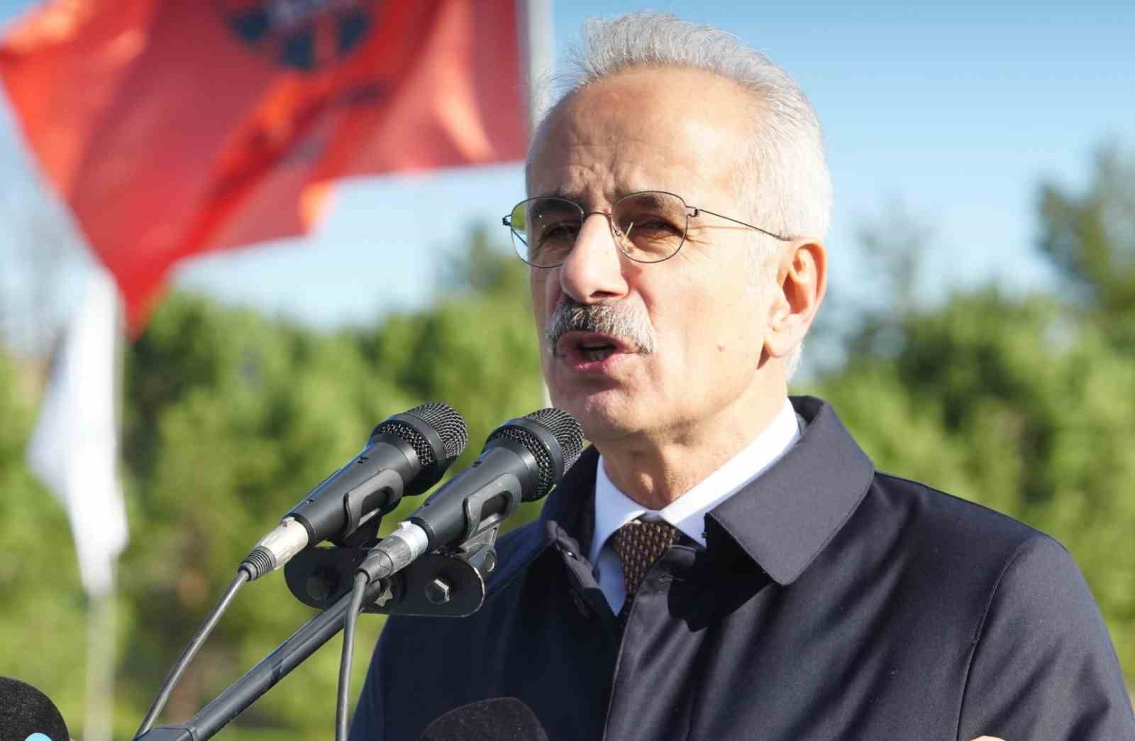 Bakan Uraloğlu: "Hızlı tren projesi tamamlandığında Ankara-Samsun arası 2,5 saate düşecek"
