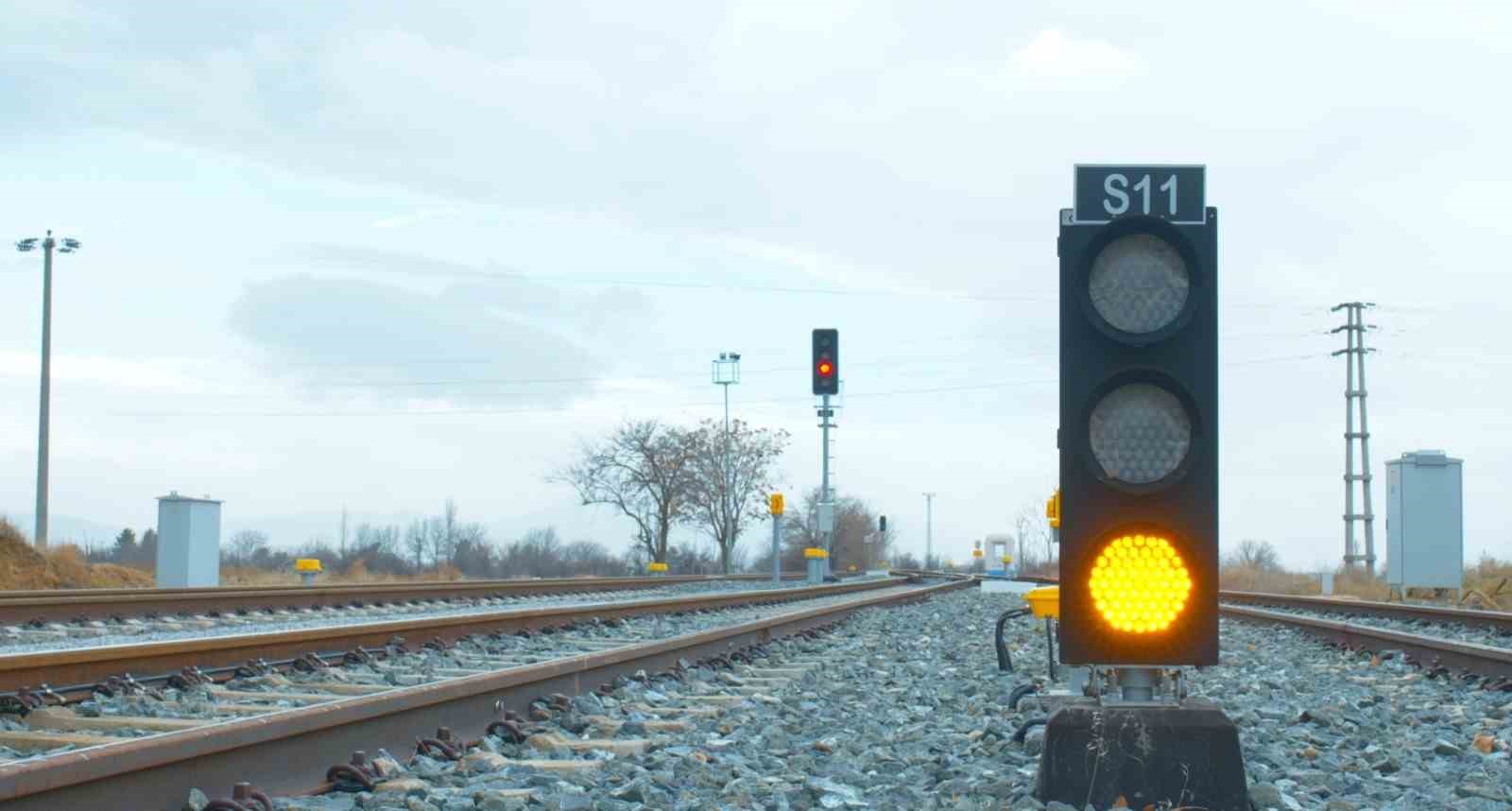 Bakan Uraloğlu: "Sinyalli hat oranımızı yüzde 61’e yükselttik"
Bakan Uraloğlu: "Sinyalli hat oranımızı yüzde 61’e yükselttik"