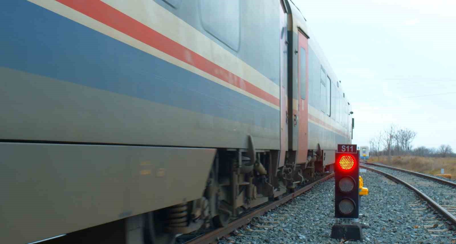 Bakan Uraloğlu: "Sinyalli hat oranımızı yüzde 61’e yükselttik"
Bakan Uraloğlu: "Sinyalli hat oranımızı yüzde 61’e yükselttik"