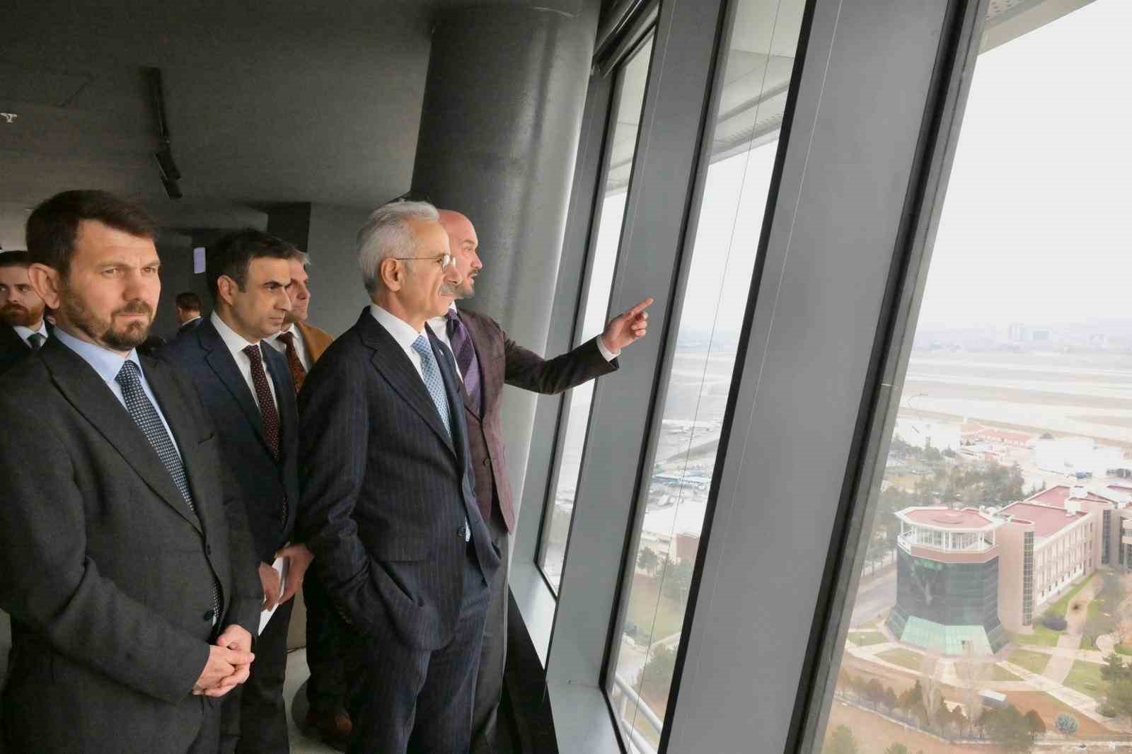 Bakan Uraloğlu: "Toplam 41 bin 52 metrekare inşaat alanına sahip çok sayıda binayı çağın en son teknolojisine uygun olarak inşa ettik"
