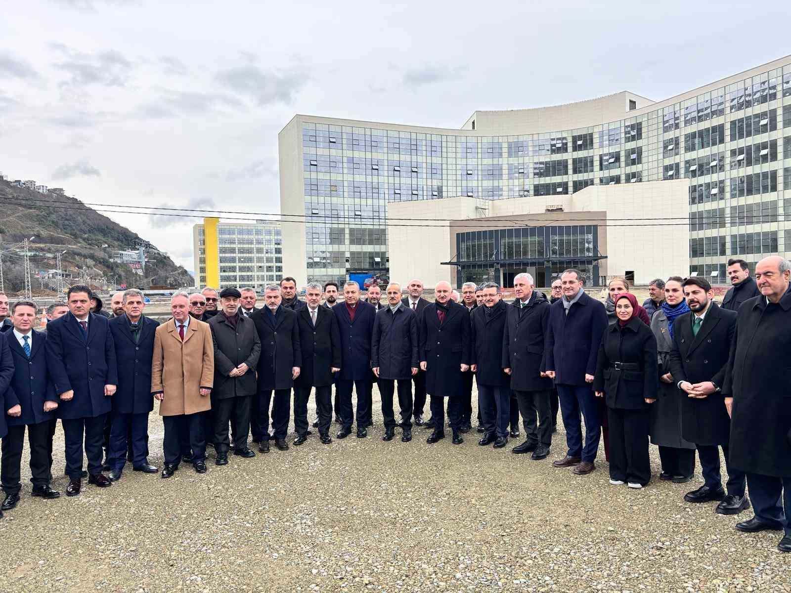 Bakan Uraloğlu: "Trabzon Şehir Hastanesi’nde herhangi bir risk öngörüsü yok"
