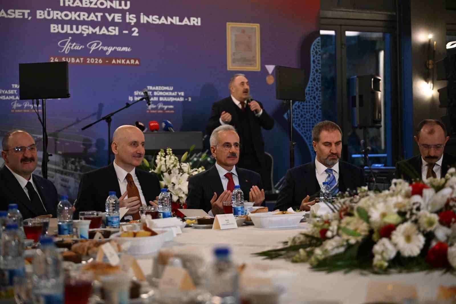 Bakan Uraloğlu: "Trabzon’umuzun ulaşım ve iletişim altyapısına 260 milyar liranın üzerinde yatırım gerçekleştirdik"
